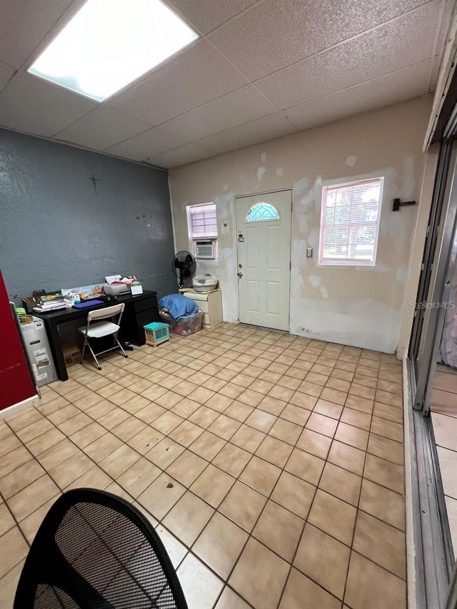 Image 11 of 45 For 1100 Calanda Avenue