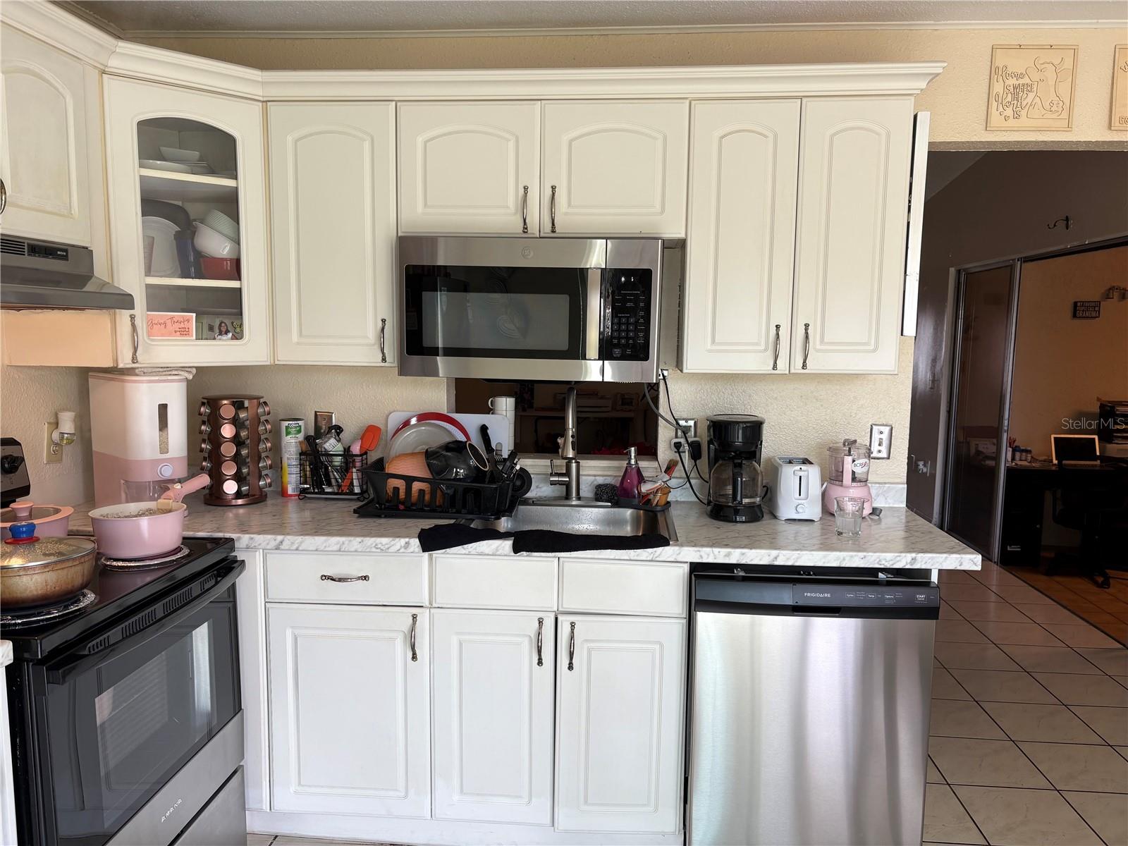 Image 14 of 45 For 1100 Calanda Avenue