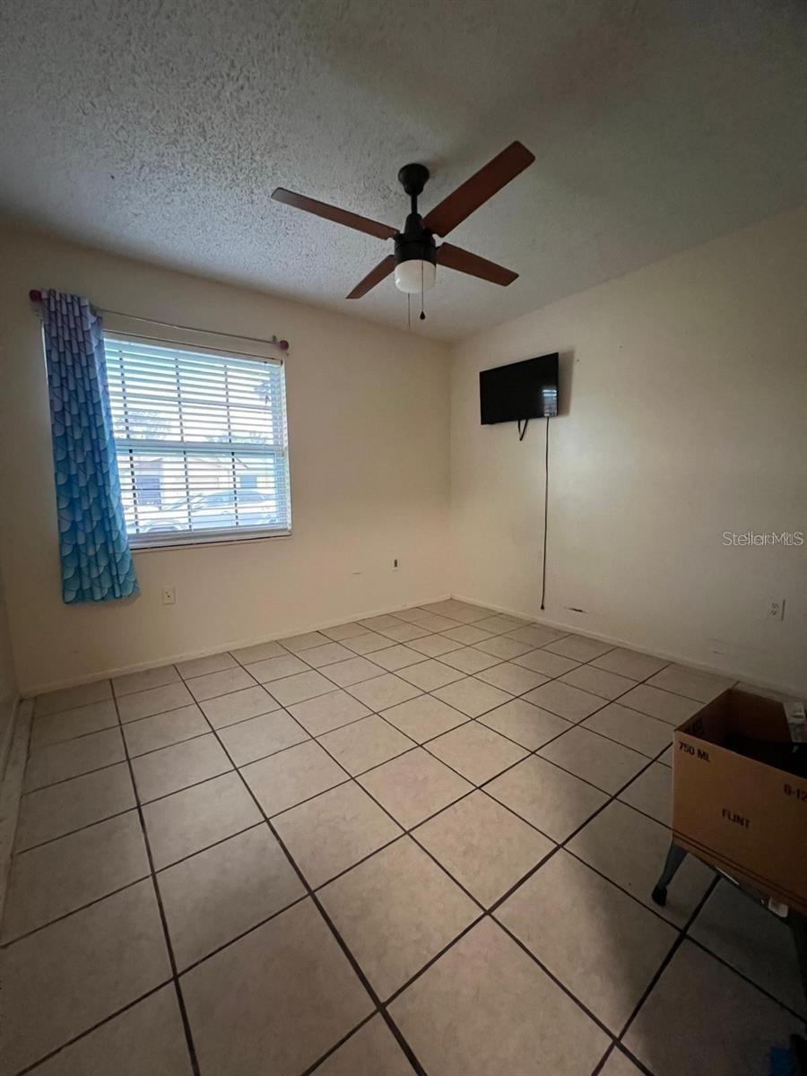 Image 16 of 45 For 1100 Calanda Avenue