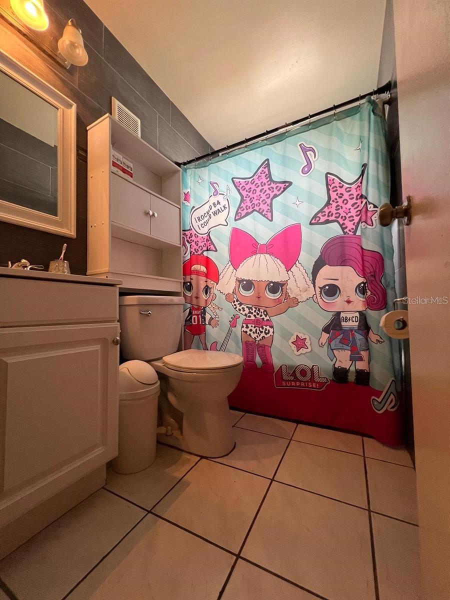 Image 17 of 45 For 1100 Calanda Avenue