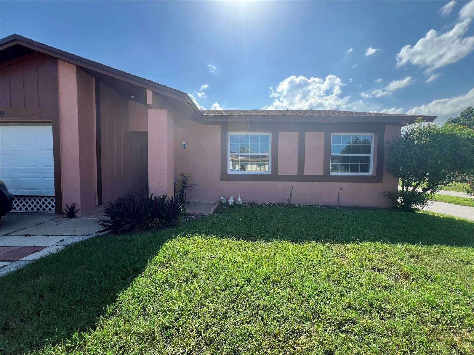 Image 2 of 45 For 1100 Calanda Avenue