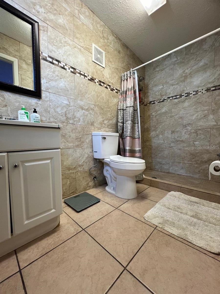 Image 25 of 45 For 1100 Calanda Avenue