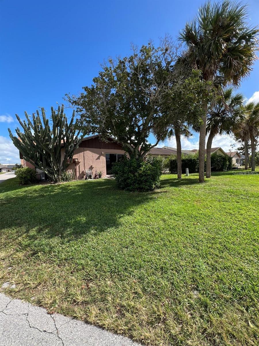 Image 26 of 45 For 1100 Calanda Avenue