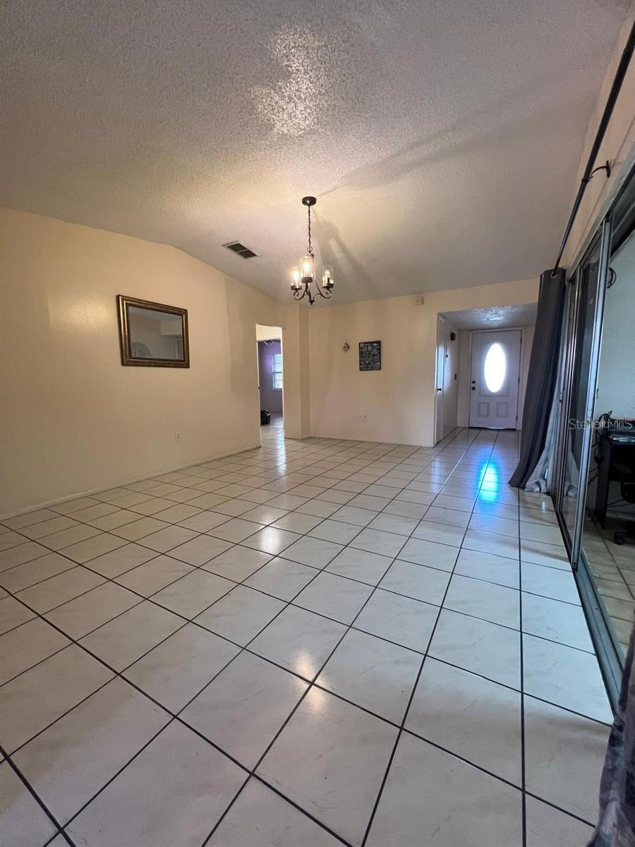 Image 8 of 45 For 1100 Calanda Avenue