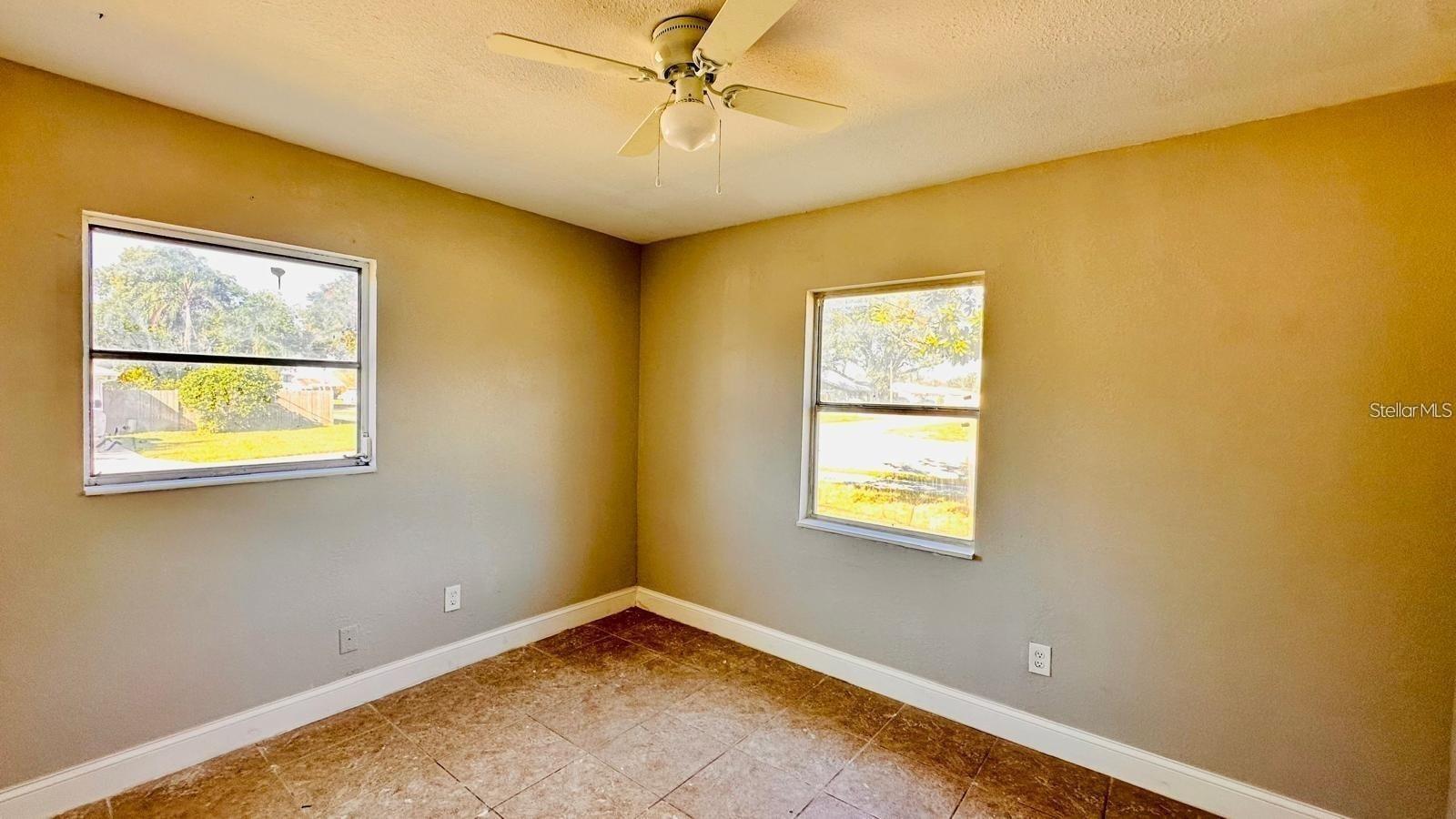 Image 5 of 8 For 390 Haines Boulevard 7