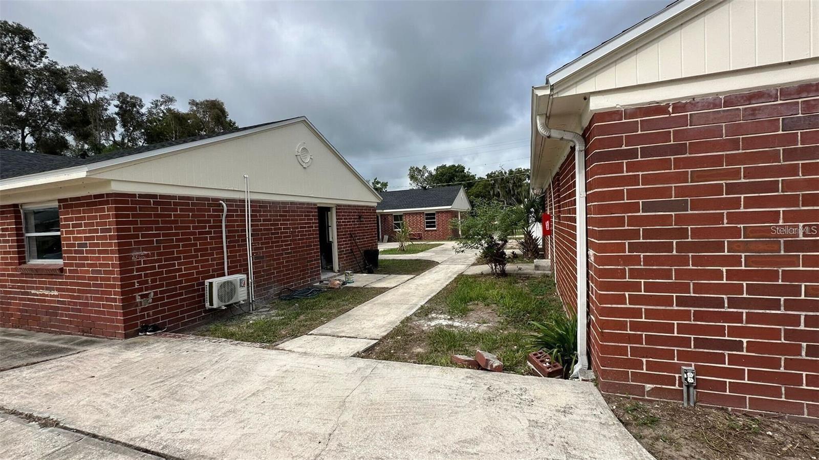 Image 8 of 8 For 390 Haines Boulevard 7