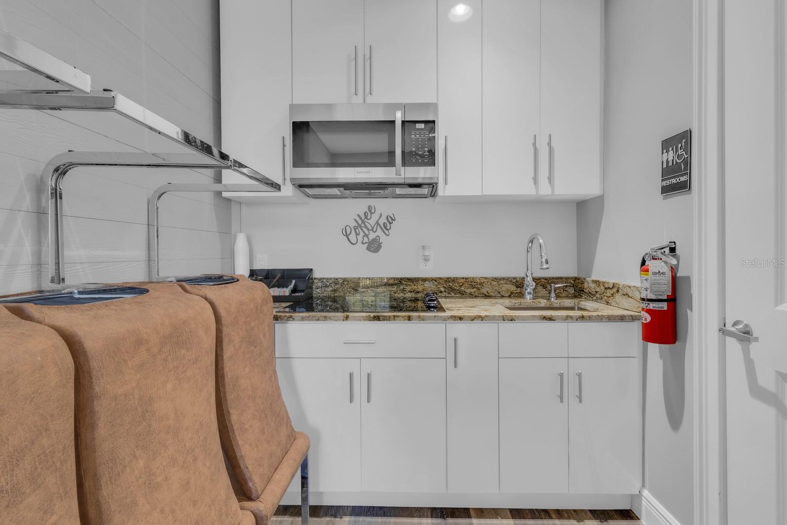 Image 21 of 40 For 702 Mabbette Street