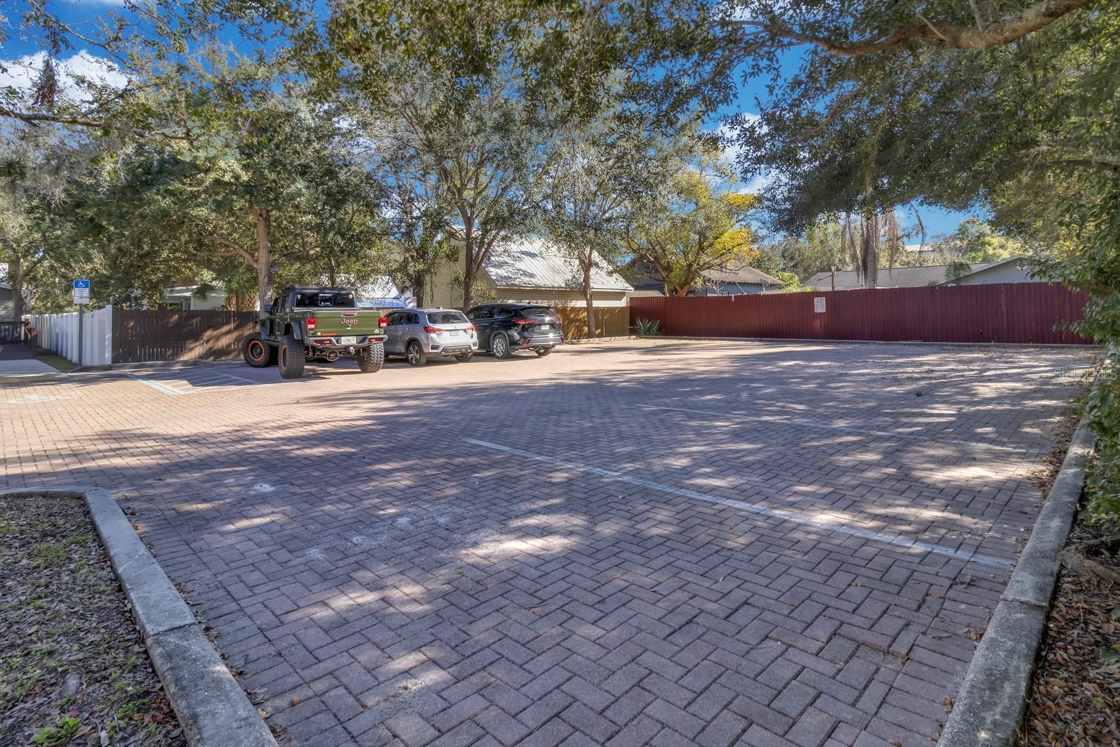 Image 36 of 40 For 702 Mabbette Street