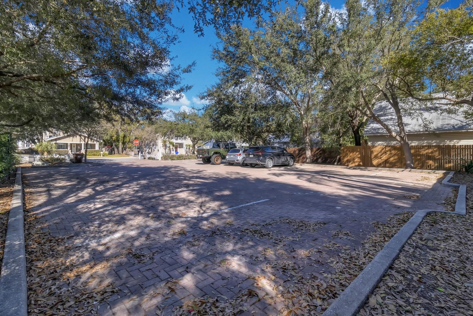 Image 37 of 40 For 702 Mabbette Street