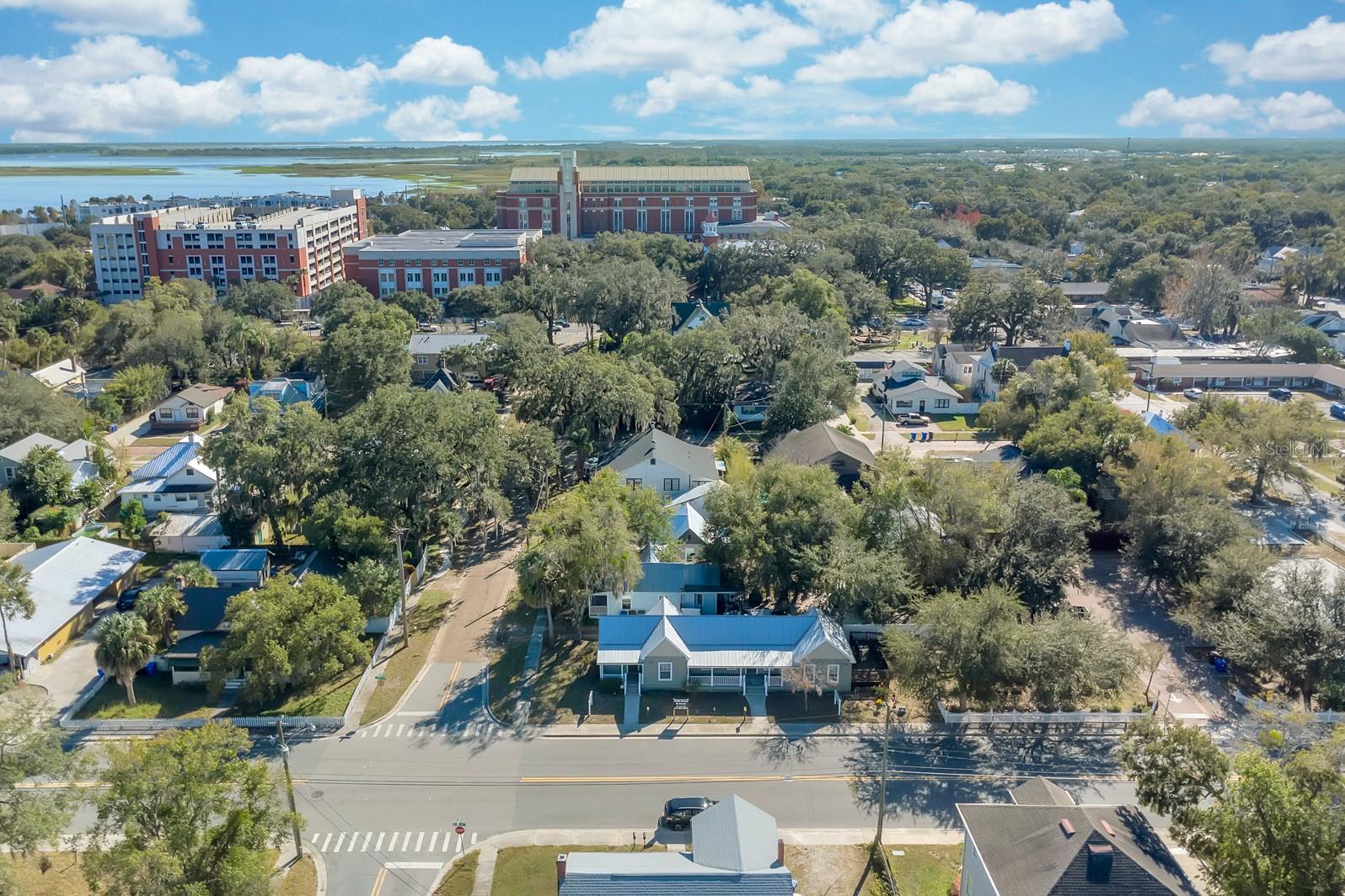 Image 5 of 40 For 702 Mabbette Street