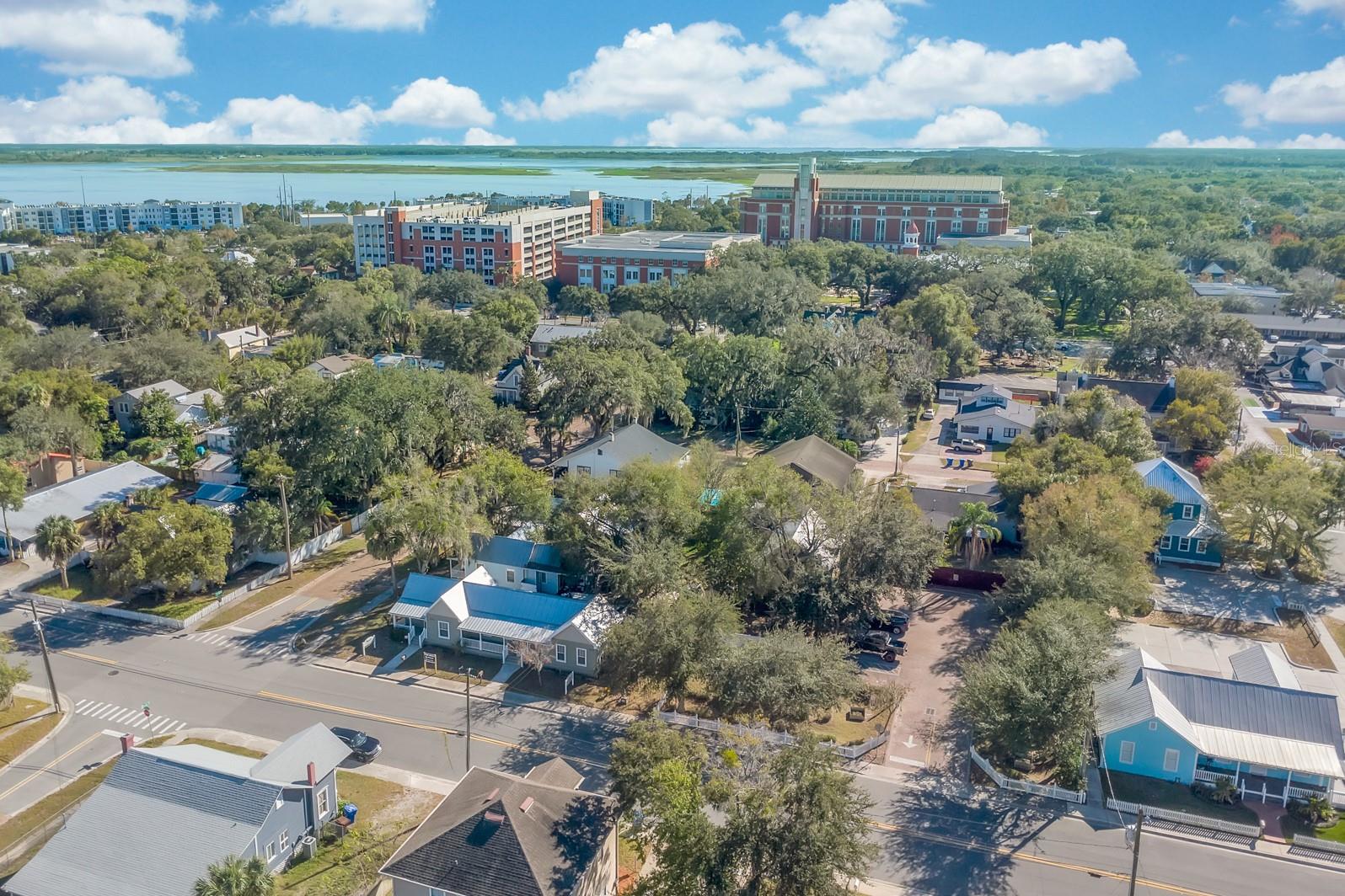 Image 6 of 40 For 702 Mabbette Street