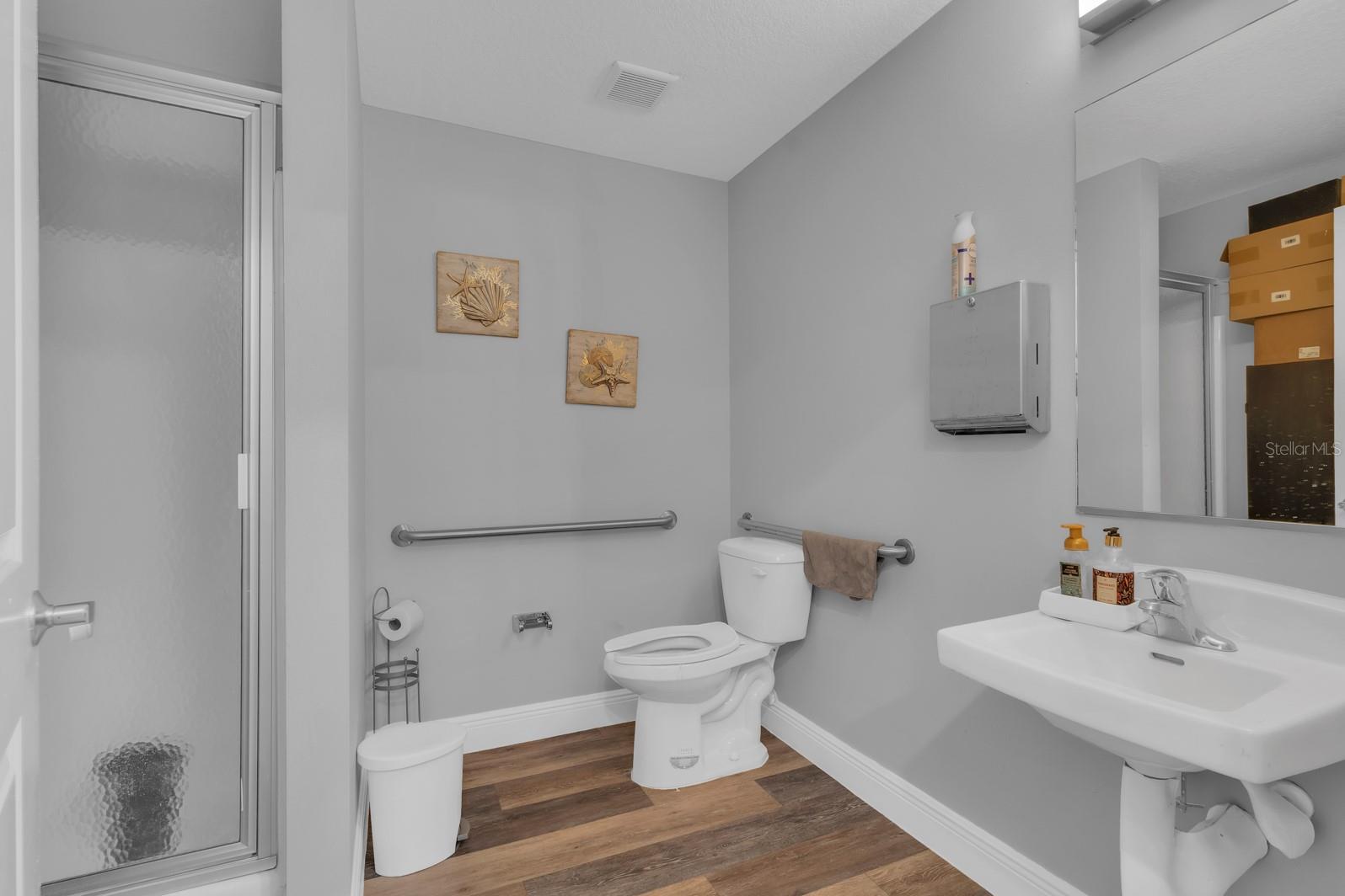 Image 9 of 40 For 702 Mabbette Street