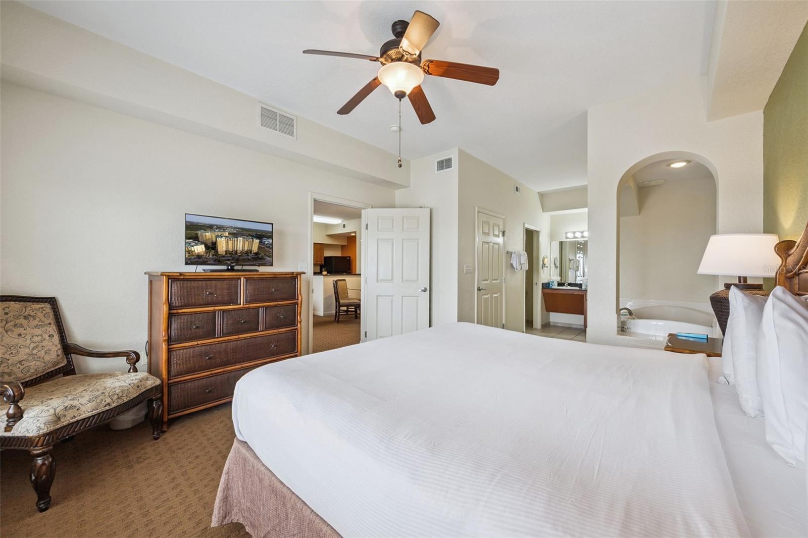 Image 19 of 60 For 8101 Resort Village Drive 31314