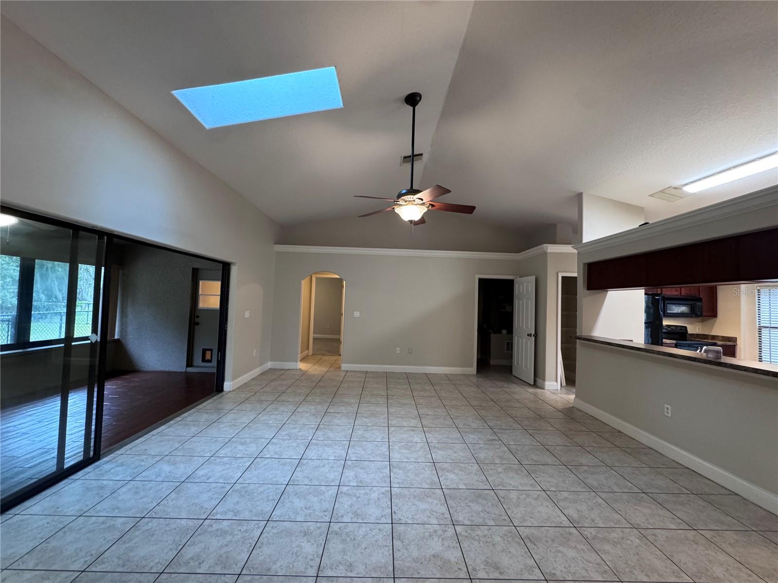 Image 11 of 30 For 4924 Raylene Way