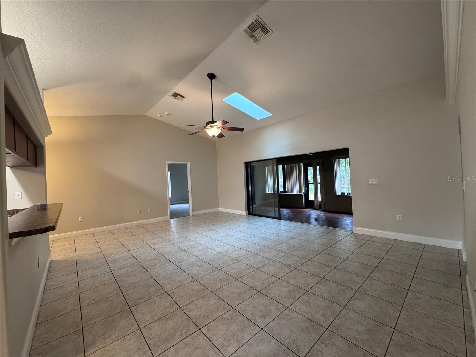 Image 12 of 30 For 4924 Raylene Way