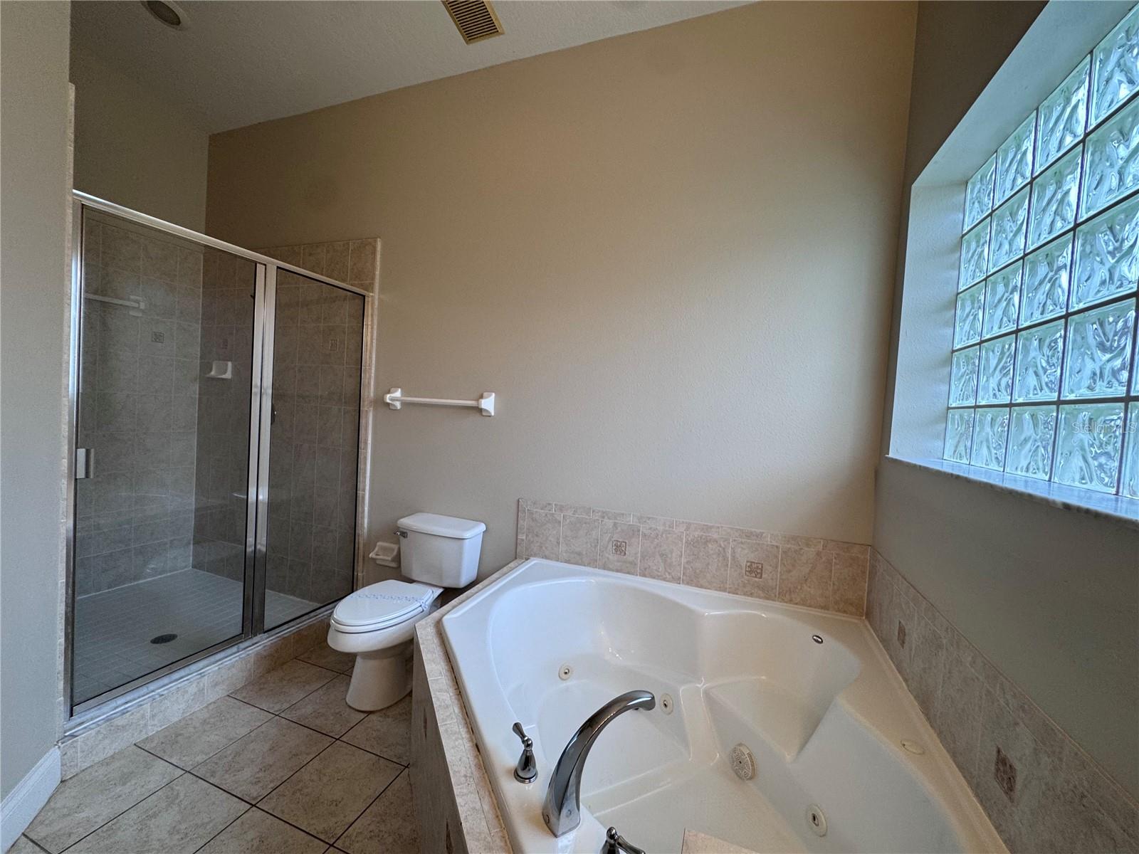 Image 16 of 30 For 4924 Raylene Way