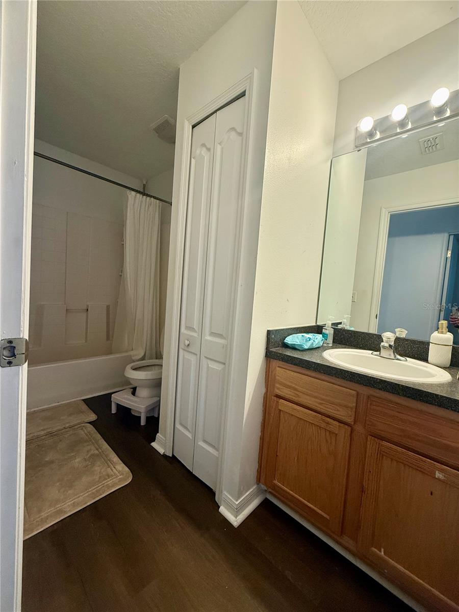 Image 10 of 19 For 1008 Royal Ridge Drive