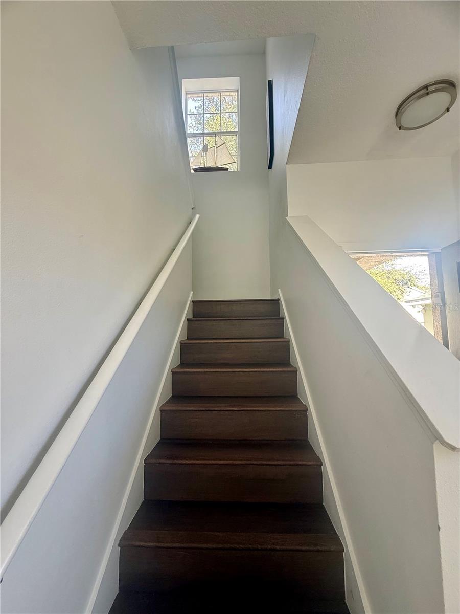 Image 12 of 19 For 1008 Royal Ridge Drive