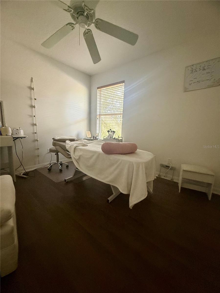 Image 13 of 19 For 1008 Royal Ridge Drive