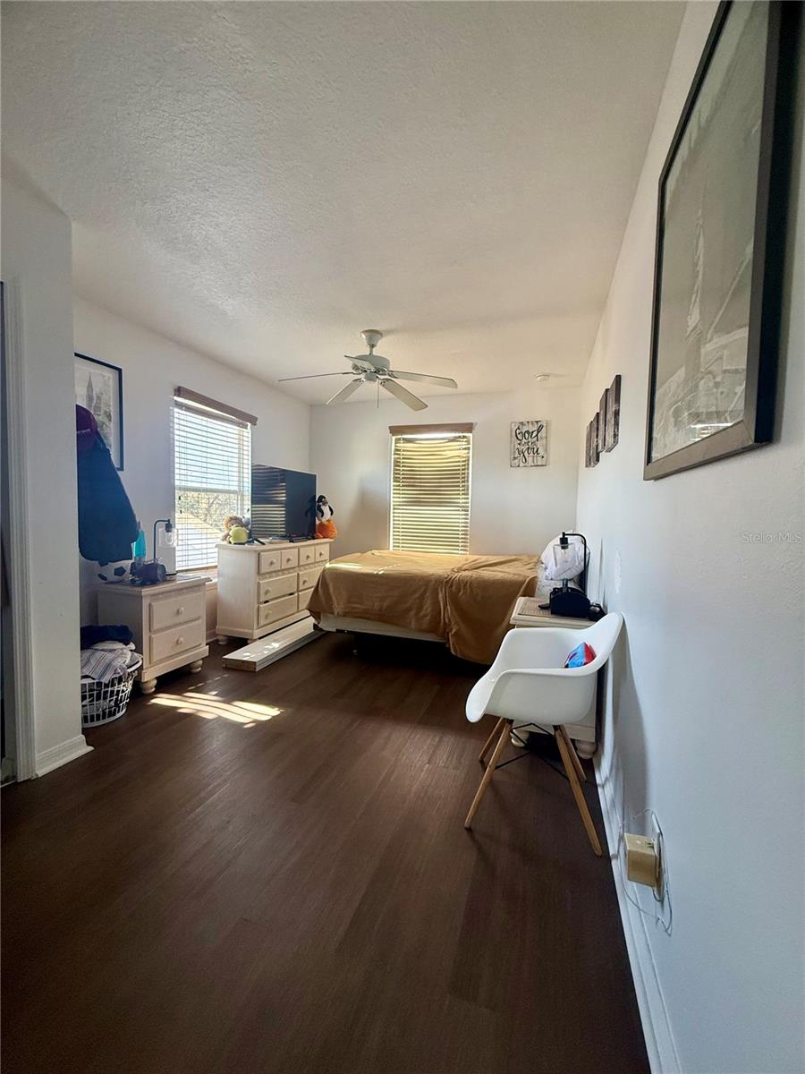 Image 15 of 19 For 1008 Royal Ridge Drive