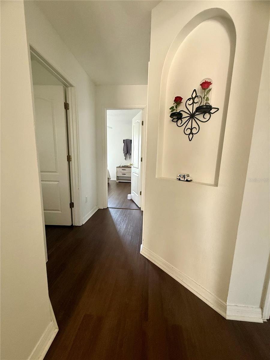 Image 17 of 19 For 1008 Royal Ridge Drive