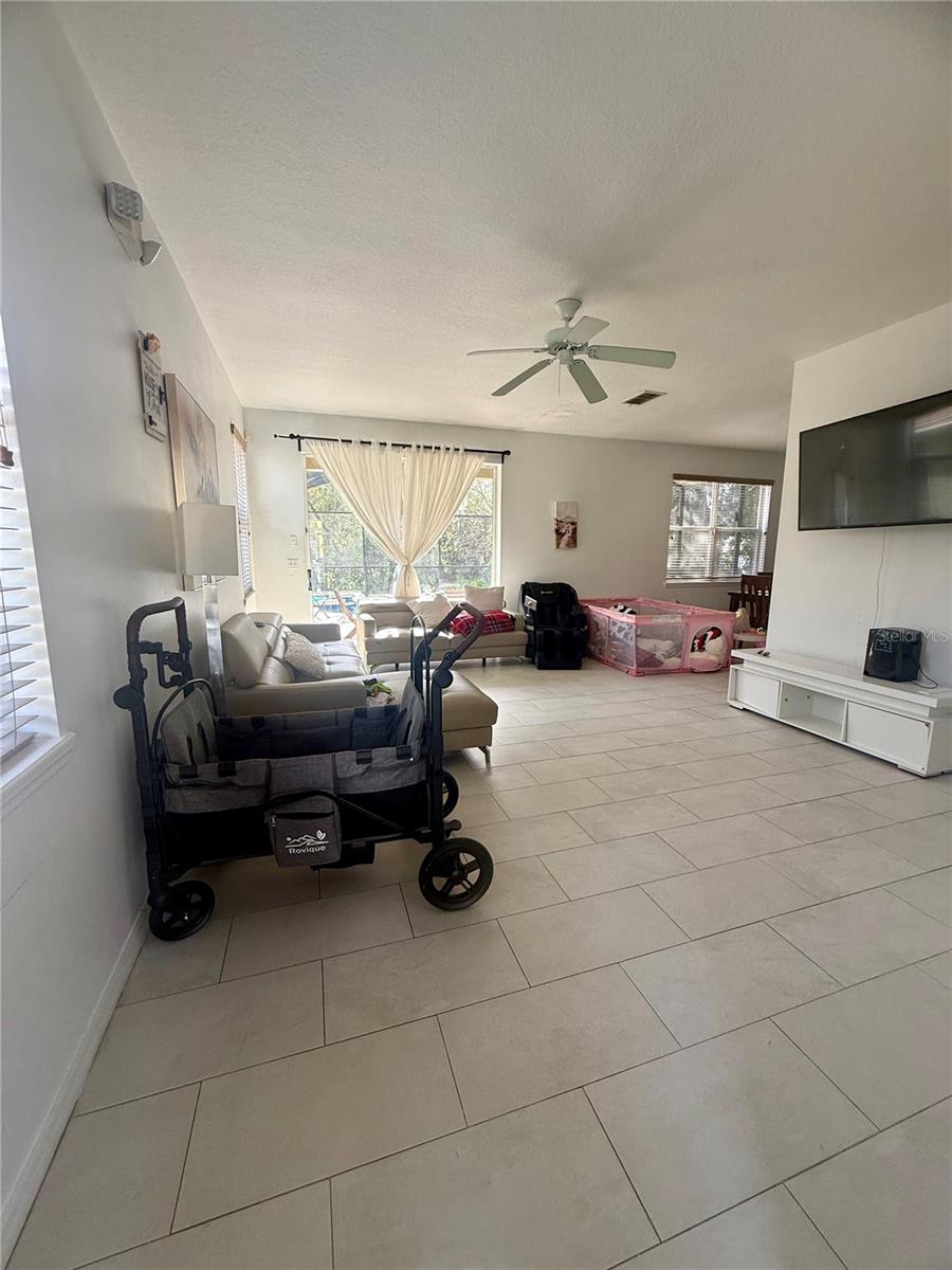 Image 4 of 19 For 1008 Royal Ridge Drive