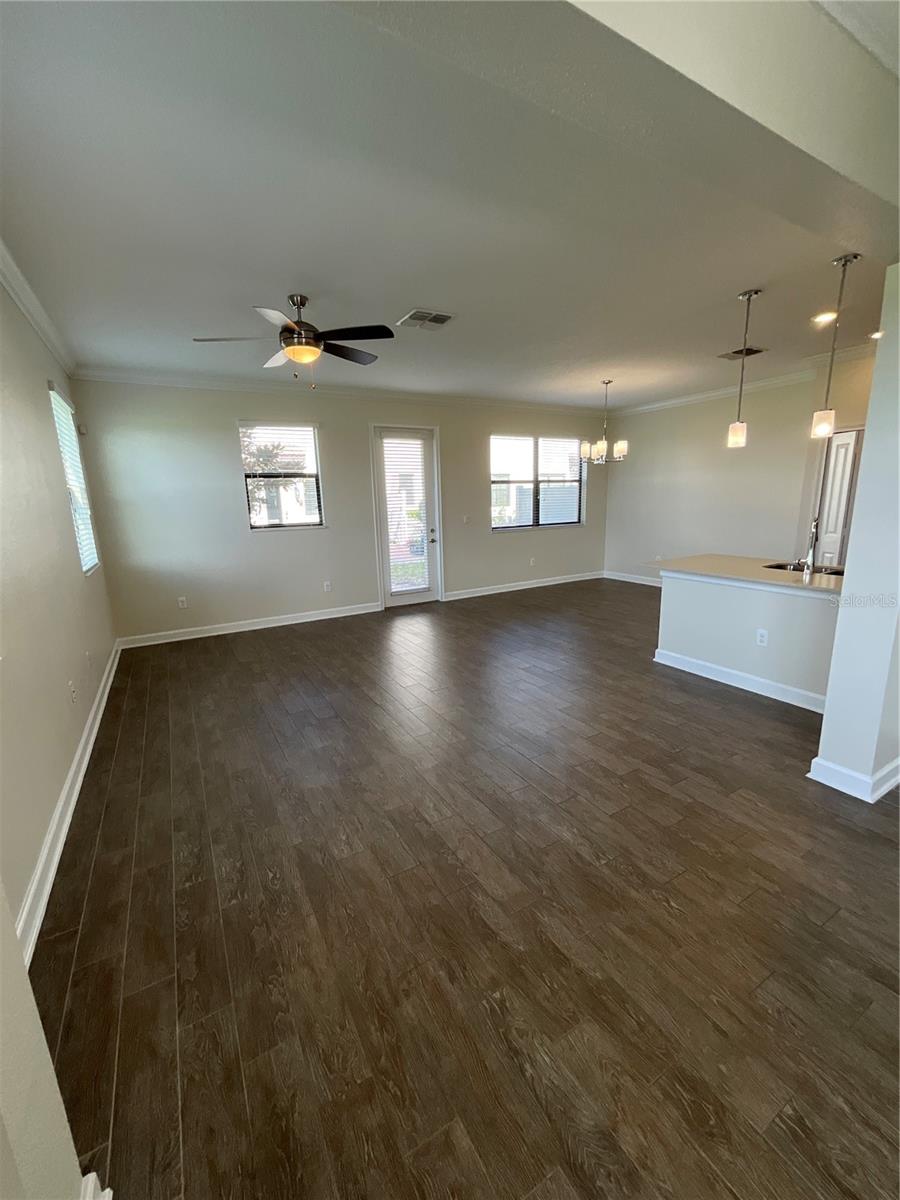 Image 7 of 34 For 8551 Couples Street