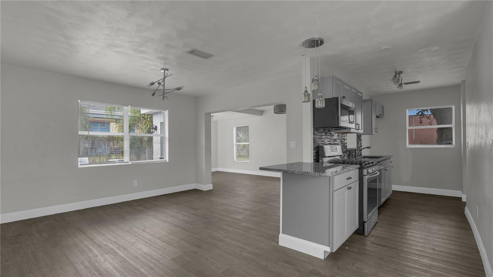 Image 4 of 10 For 628 Cedar Park Drive