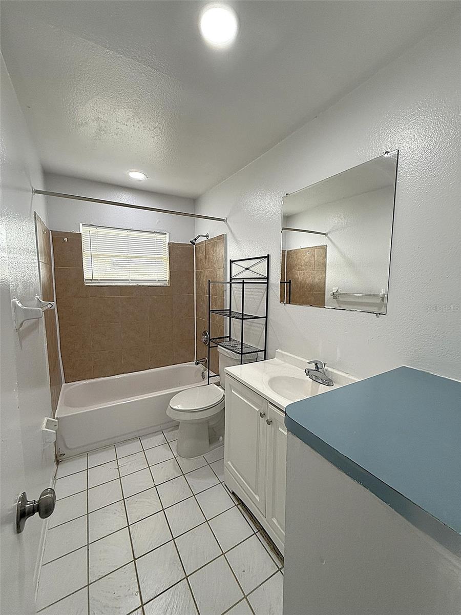 Image 11 of 18 For 720 Michigan Court 3