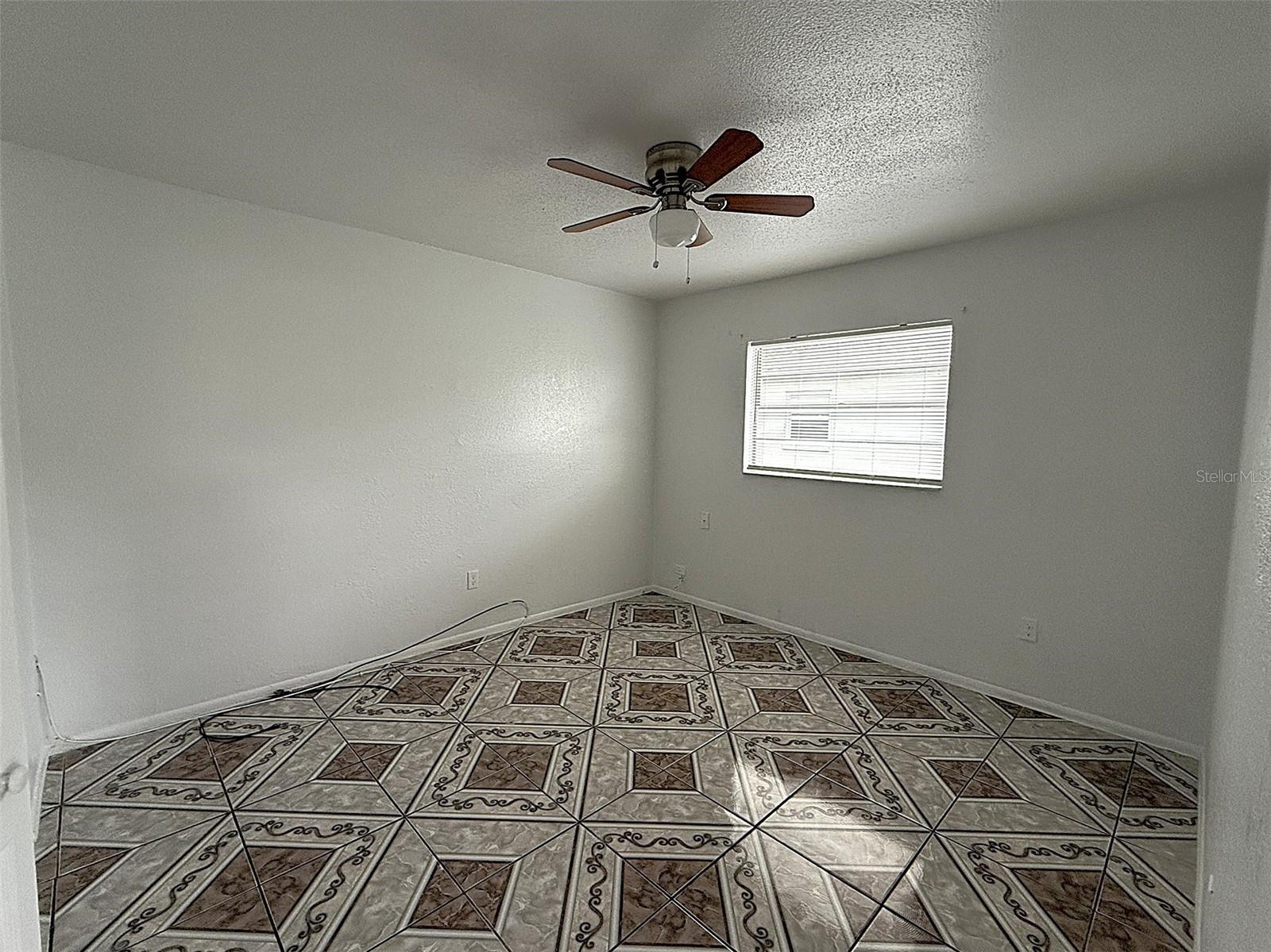 Image 12 of 18 For 720 Michigan Court 3