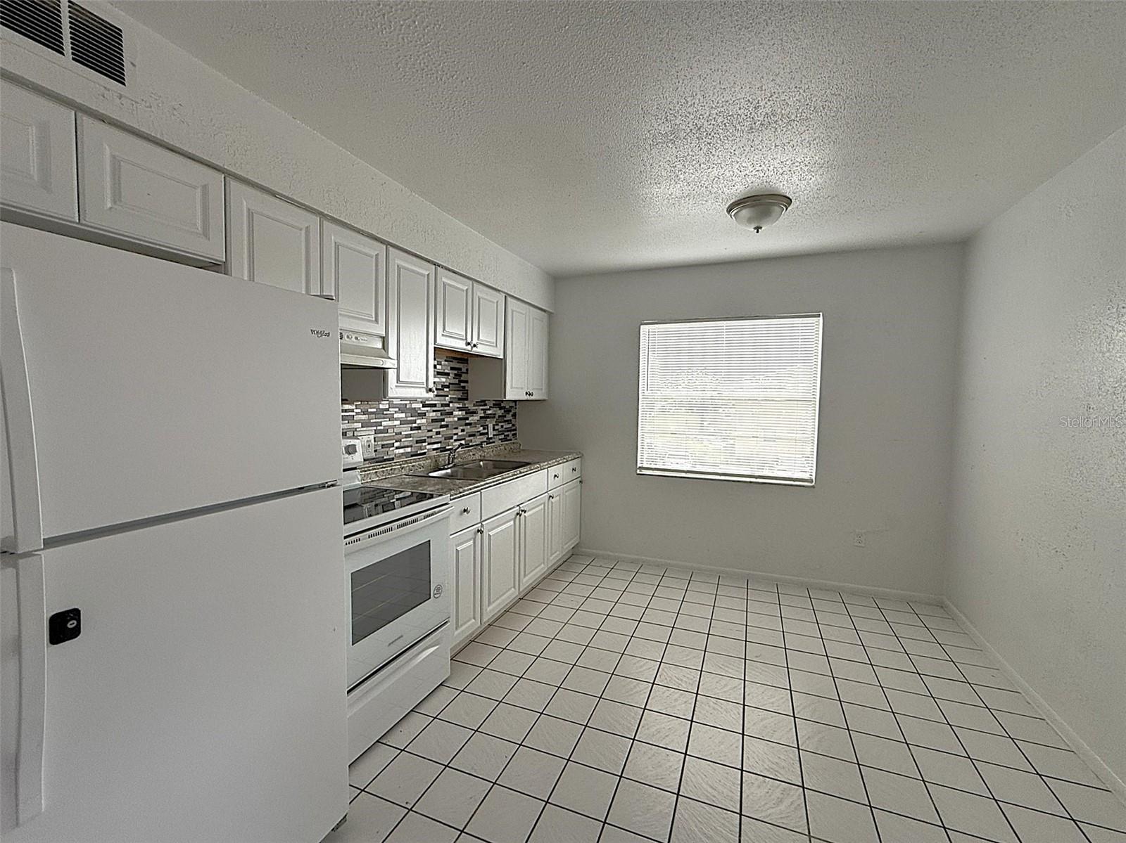 Image 5 of 18 For 720 Michigan Court 3