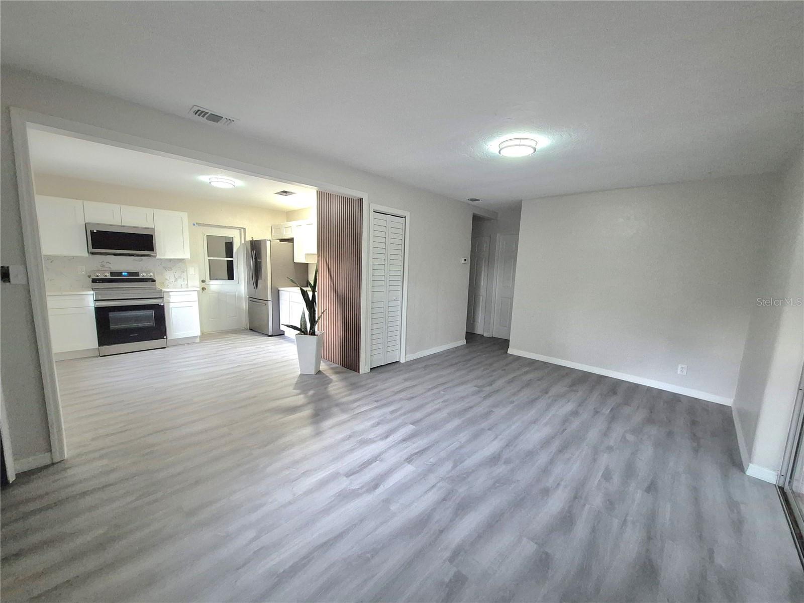 Image 3 of 13 For 618 Aurora Street