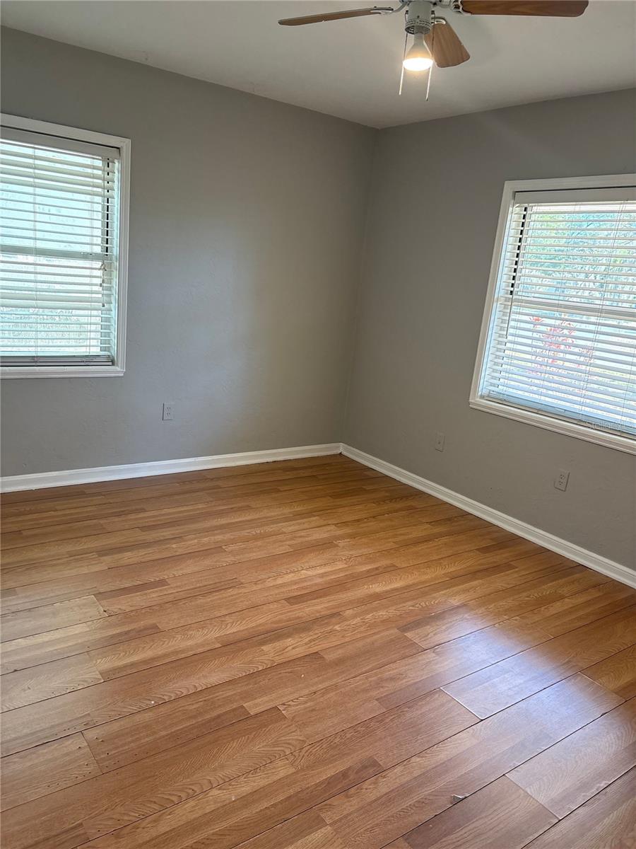 Image 11 of 16 For 802 Huntington Place