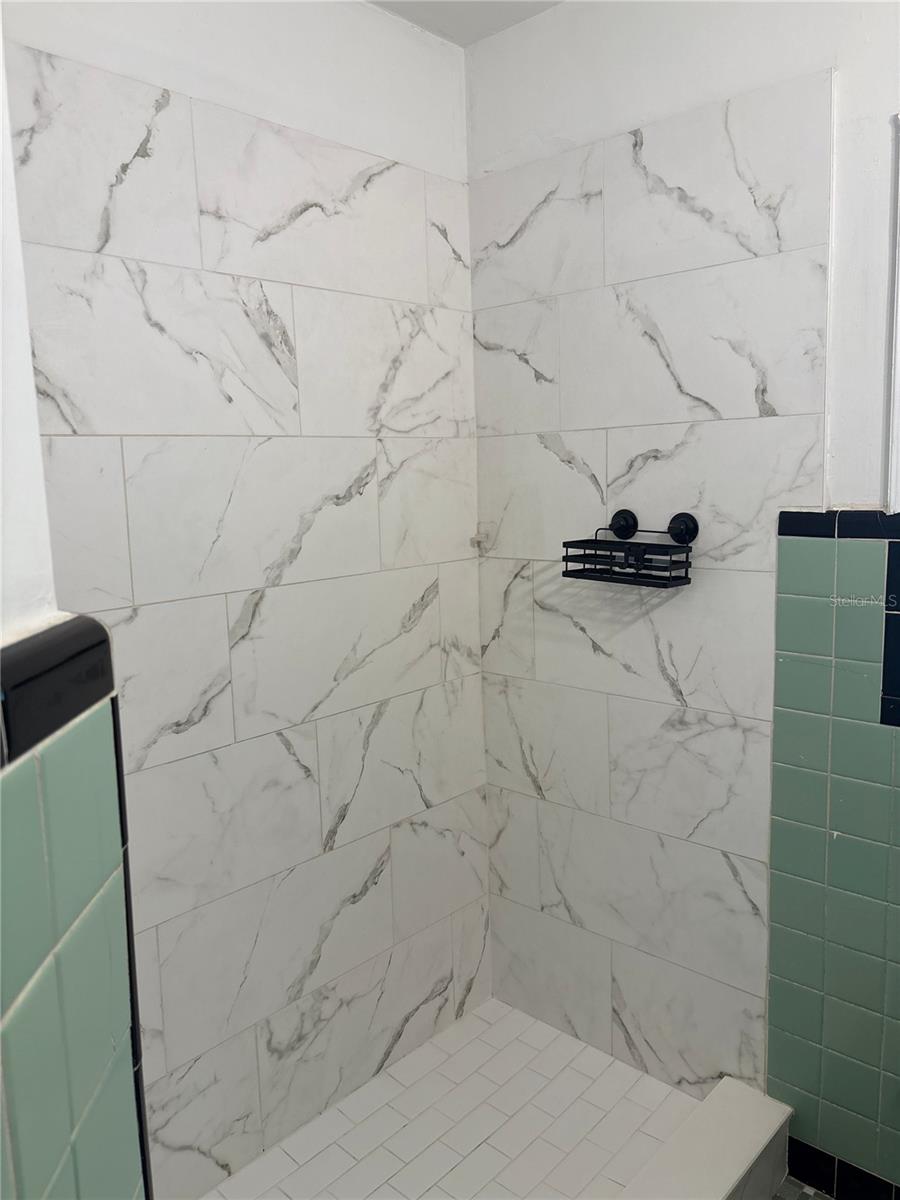 Image 14 of 16 For 802 Huntington Place