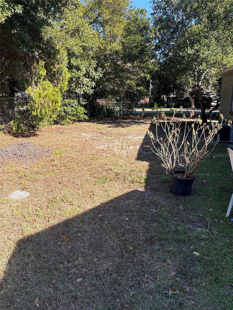 Image 16 of 16 For 802 Huntington Place