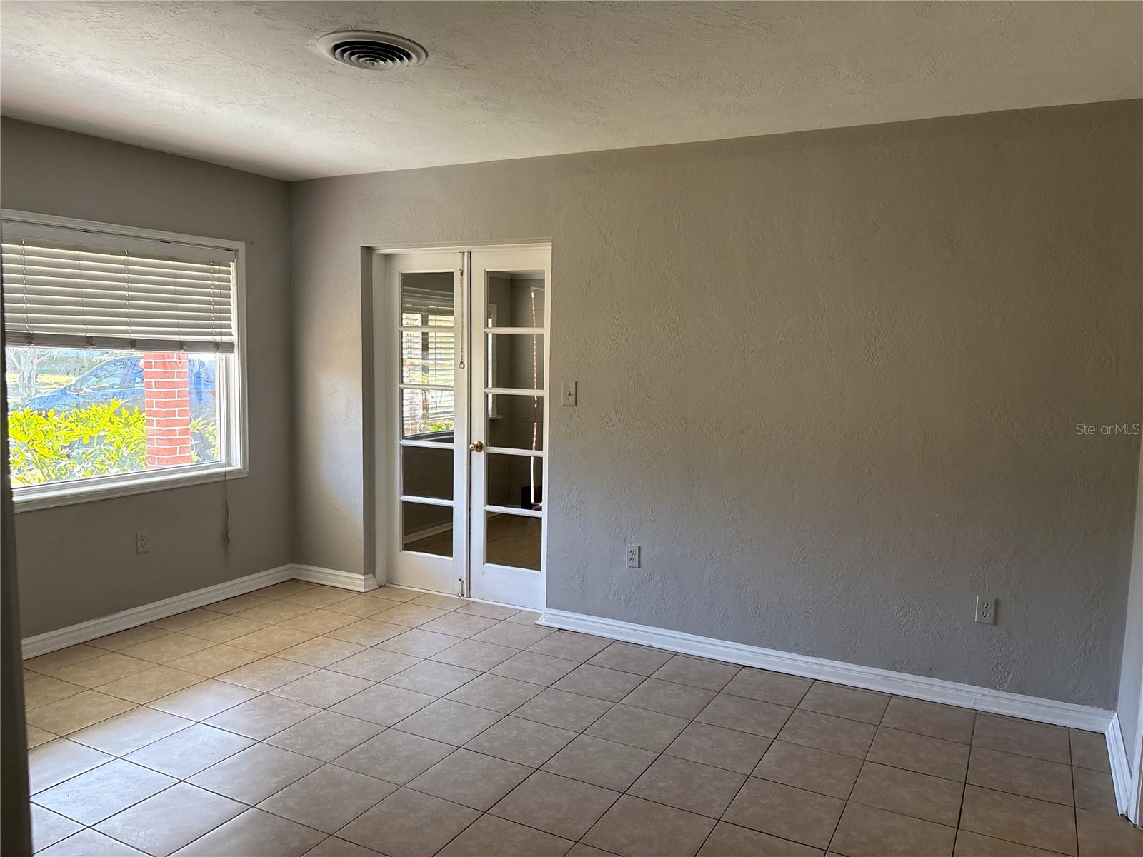 Image 6 of 16 For 802 Huntington Place