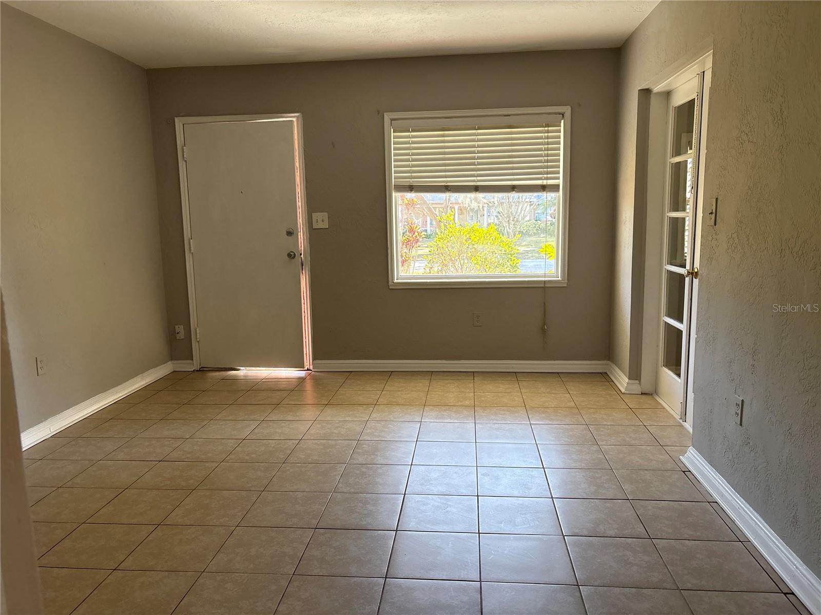 Image 7 of 16 For 802 Huntington Place