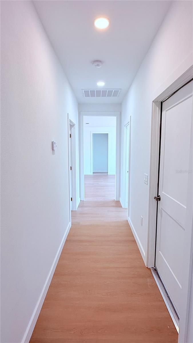 Image 10 of 16 For 660 Seneca Drive Nw