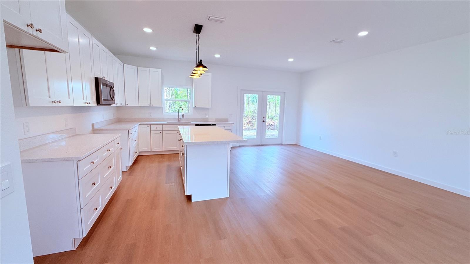 Image 6 of 16 For 660 Seneca Drive Nw