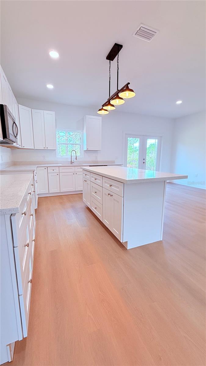 Image 7 of 16 For 660 Seneca Drive Nw