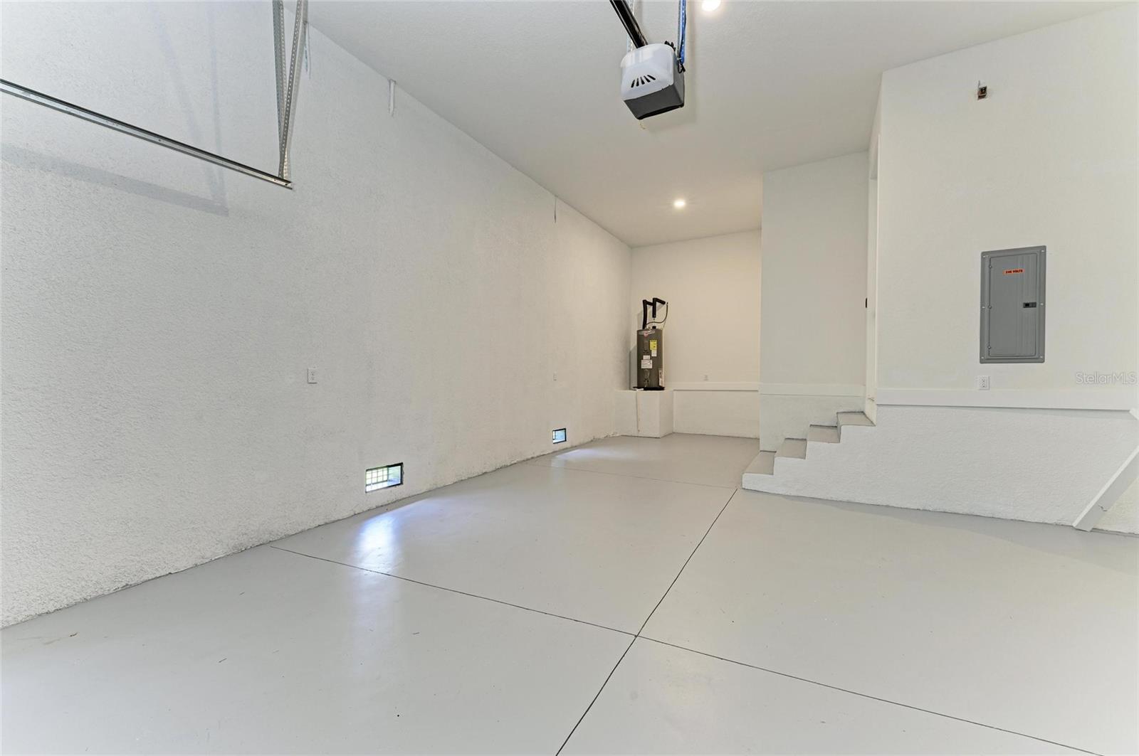 Image 20 of 24 For 15109 Aquarius Circle