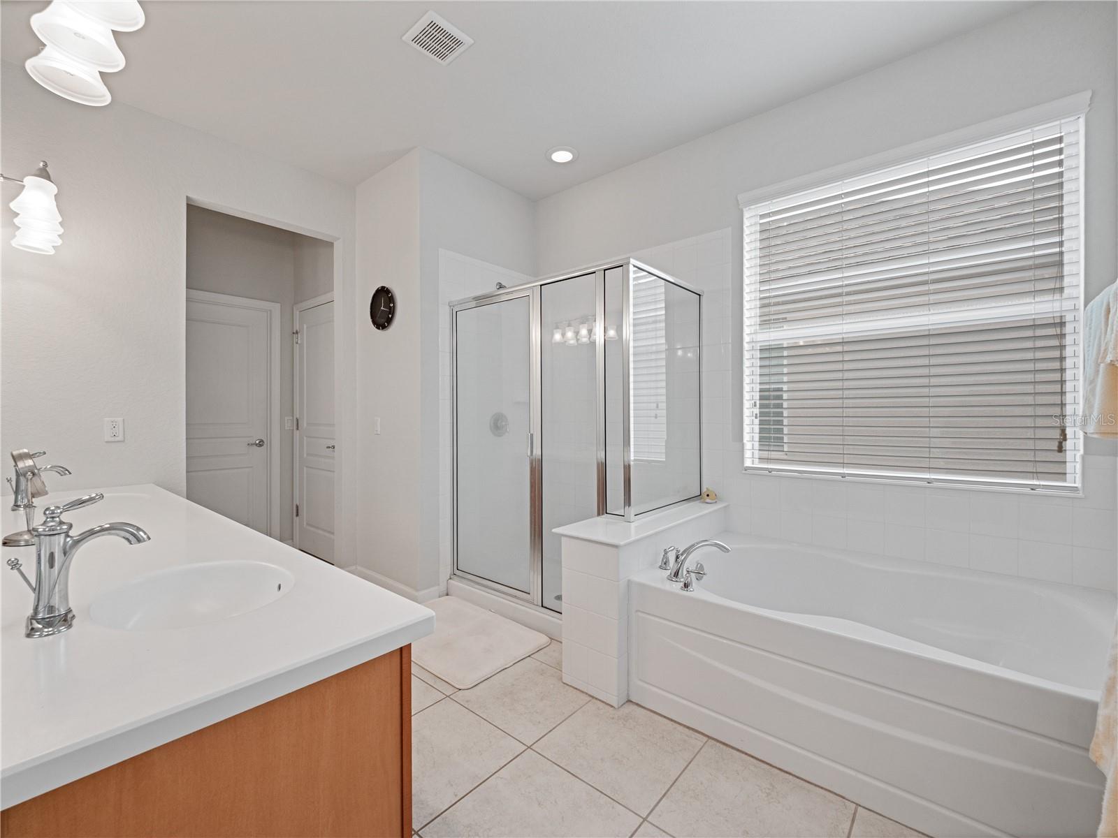 Image 23 of 47 For 7616 Colbury Avenue