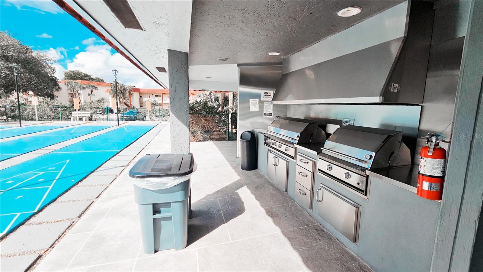 Image 20 of 53 For 8901 Hollybrook Blvd  304