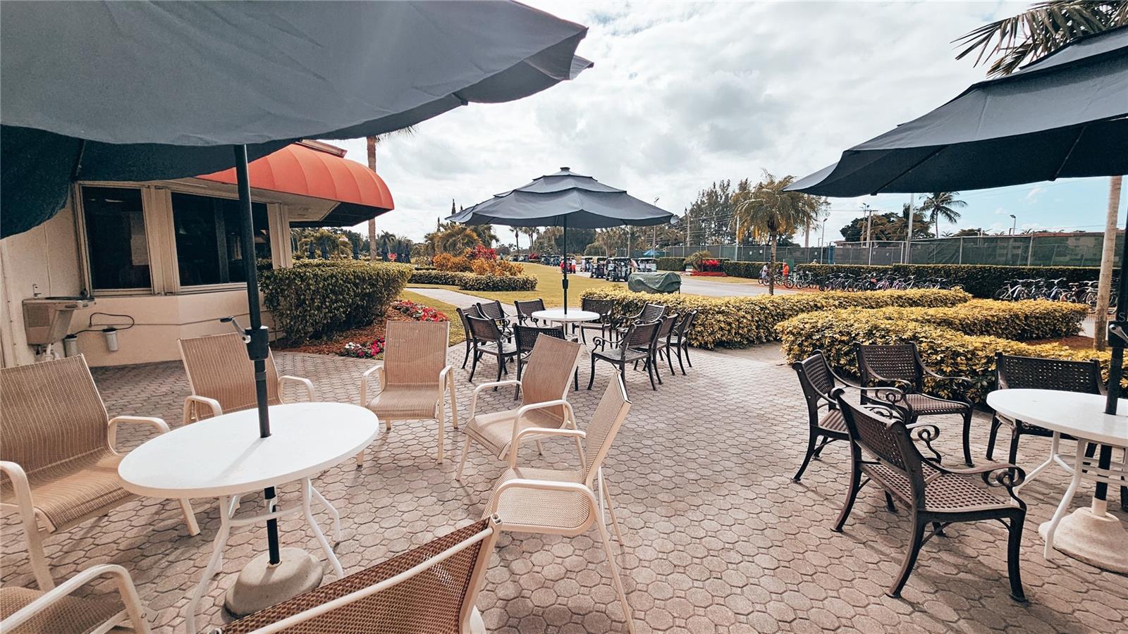 Image 29 of 53 For 8901 Hollybrook Blvd  304