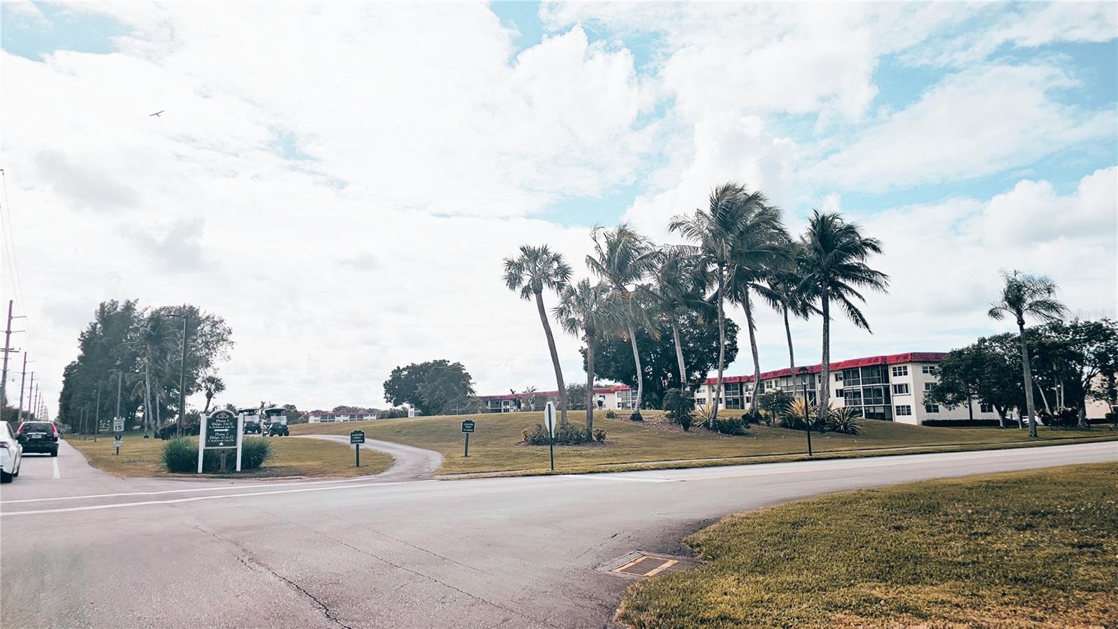 Image 35 of 53 For 8901 Hollybrook Blvd  304