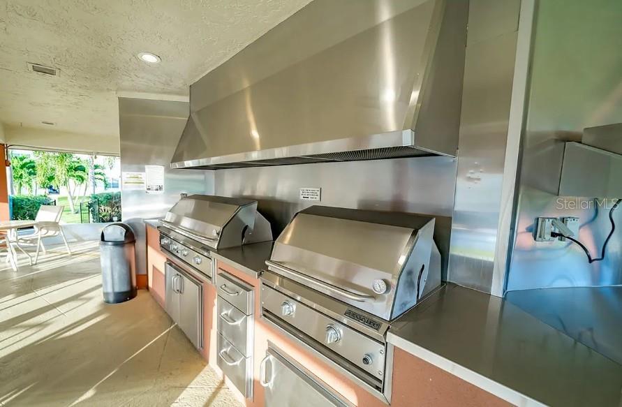 Image 42 of 53 For 8901 Hollybrook Blvd  304