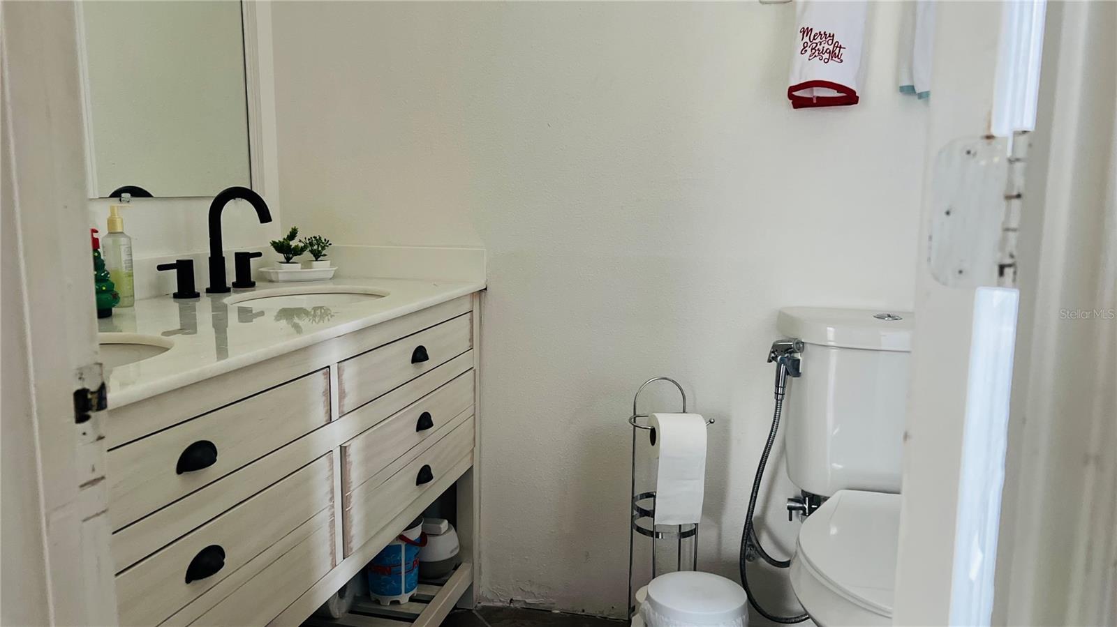 Image 26 of 32 For 7844 Sagebrush Place