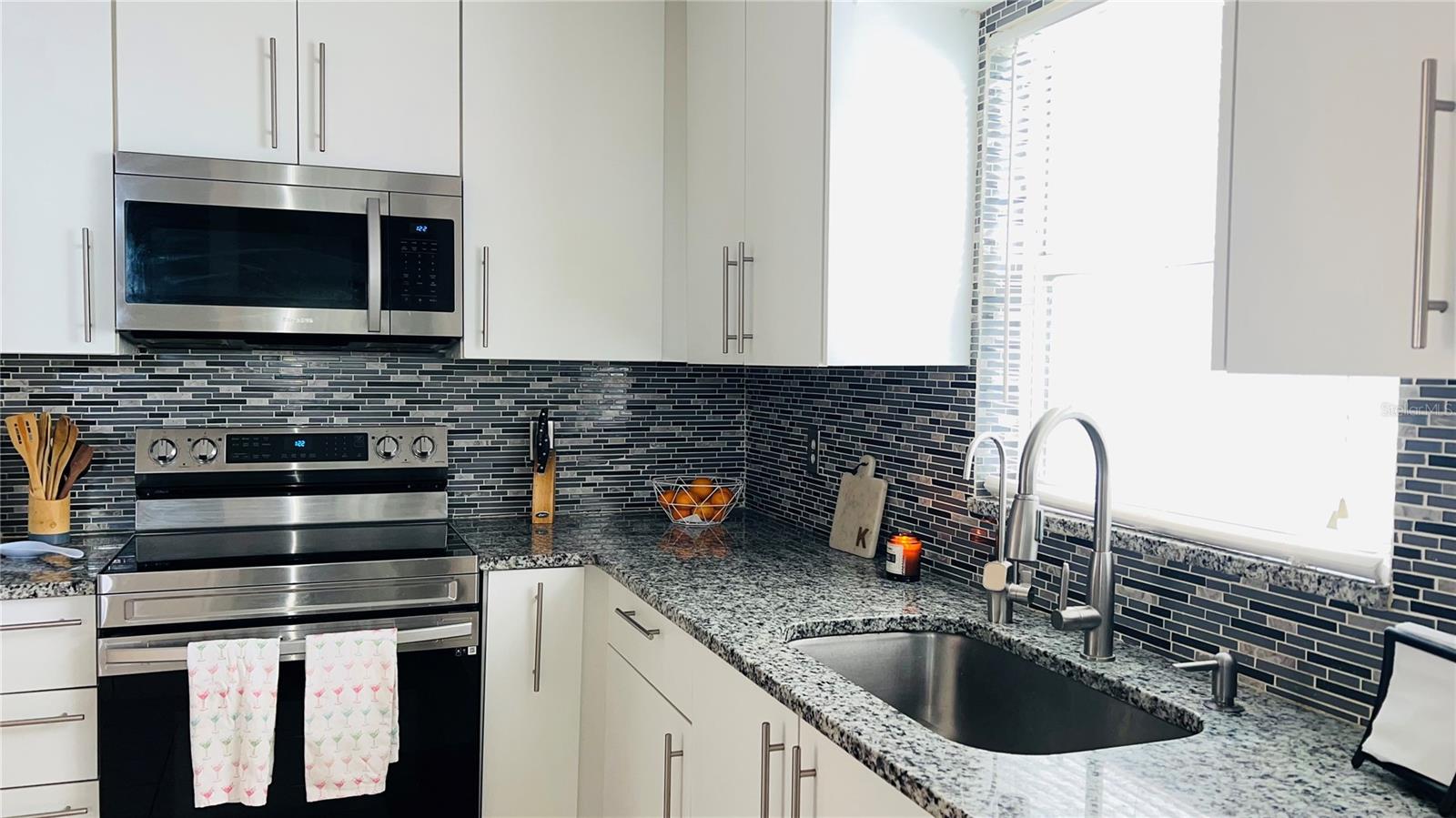 Image 6 of 32 For 7844 Sagebrush Place