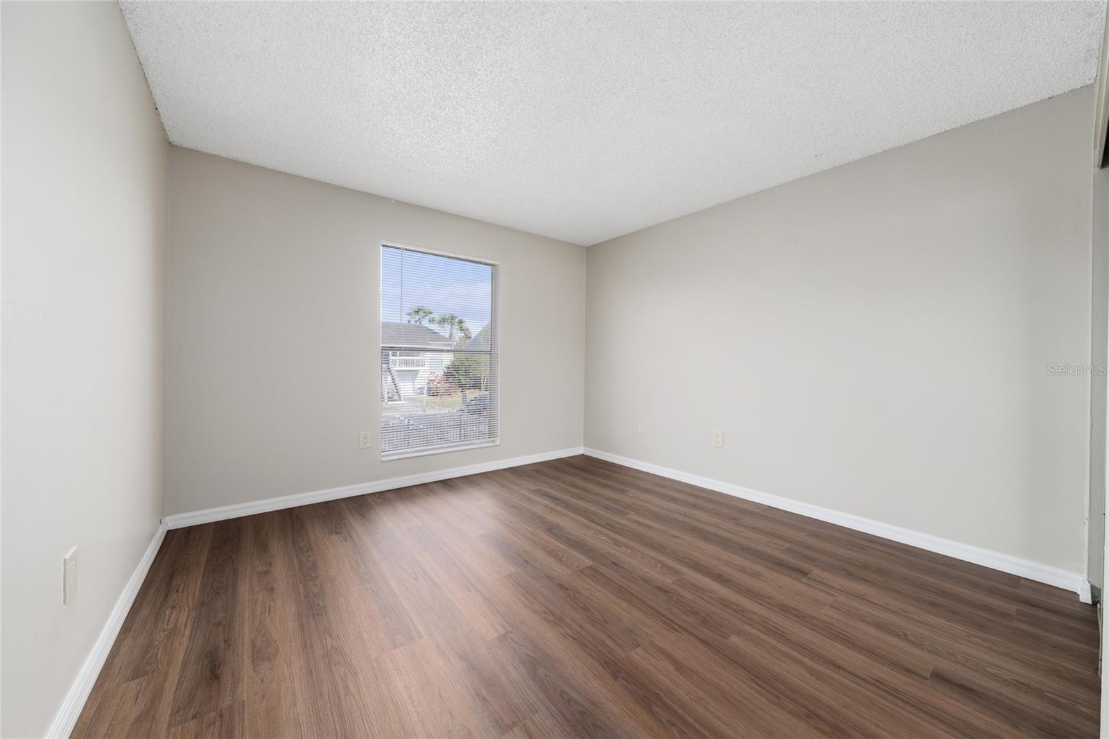 Image 17 of 19 For 1891 Caralee Boulevard S