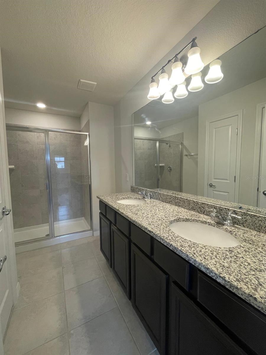 Image 13 of 27 For 2677 Mead Avenue